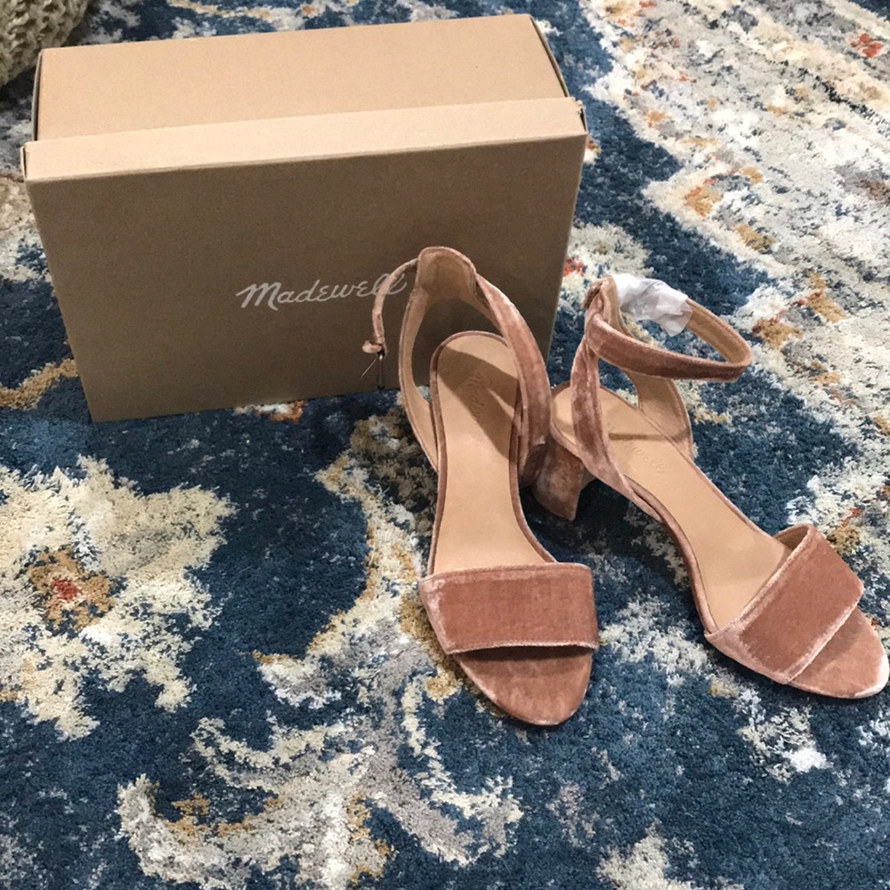 Madewell Claudia sandal in velvet